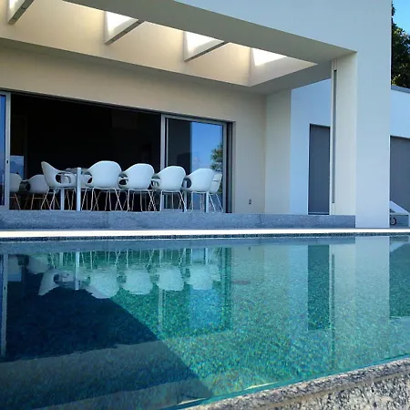 Sleeps 8 Pool Air Con Wifi Стреза